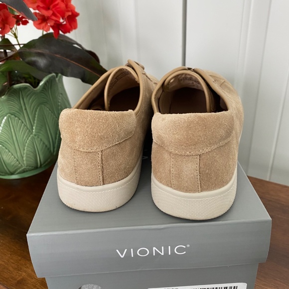 EUC Vionic Sneaker Wheat Sz 8 - Picture 6 of 8